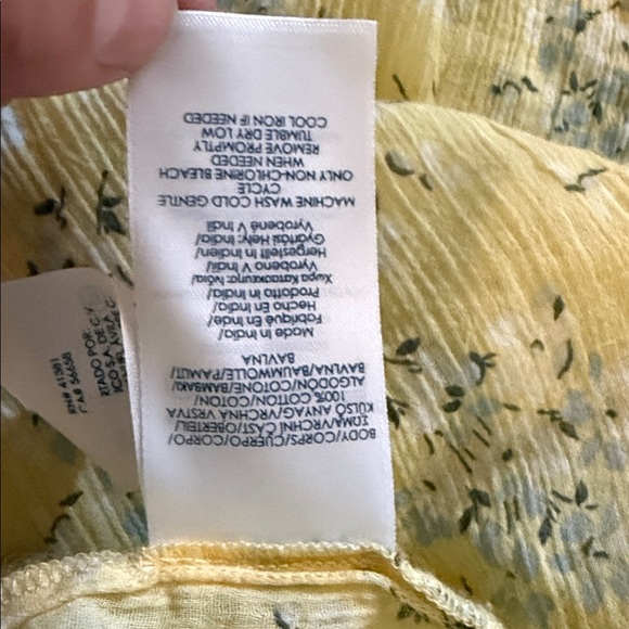 Ralph Lauren Chaps 100% cotton Yellow Floral Top. Size Medium - Picture 6 of 8